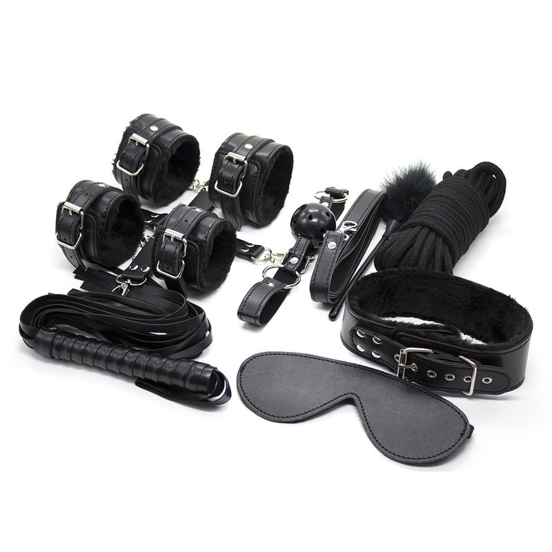 Bộ Đồ Chơi Da Đen 9 M&oacute;n Bondage Black TZ-37 cao cấp gồm c&ograve;ng tay, c&ograve;ng ch&acirc;n, bịt mắt v&agrave; nhiều phụ kiện nhập vai cho cặp đ&ocirc;i.
