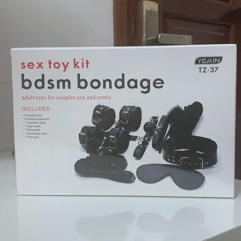 Bộ Đồ Chơi Da Đen 9 M&oacute;n Bondage Black TZ-37 đ&oacute;ng hộp sang trọng, ph&ugrave; hợp l&agrave;m qu&agrave; tặng cho người trưởng th&agrave;nh.