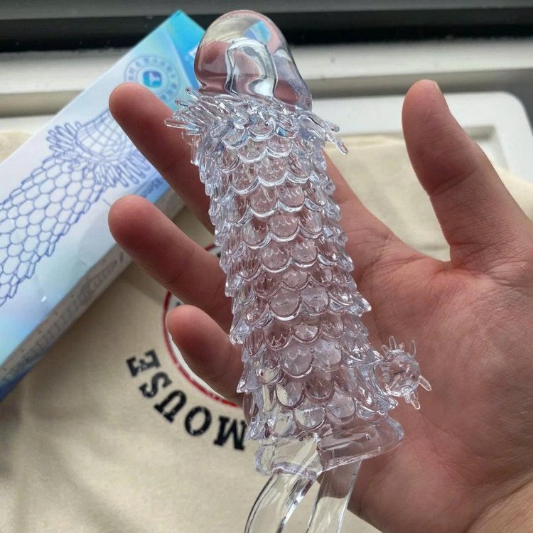 Hộp bao cao su đ&ocirc;n d&ecirc;n gai rồng c&oacute; v&ograve;ng kh&oacute;a tinh